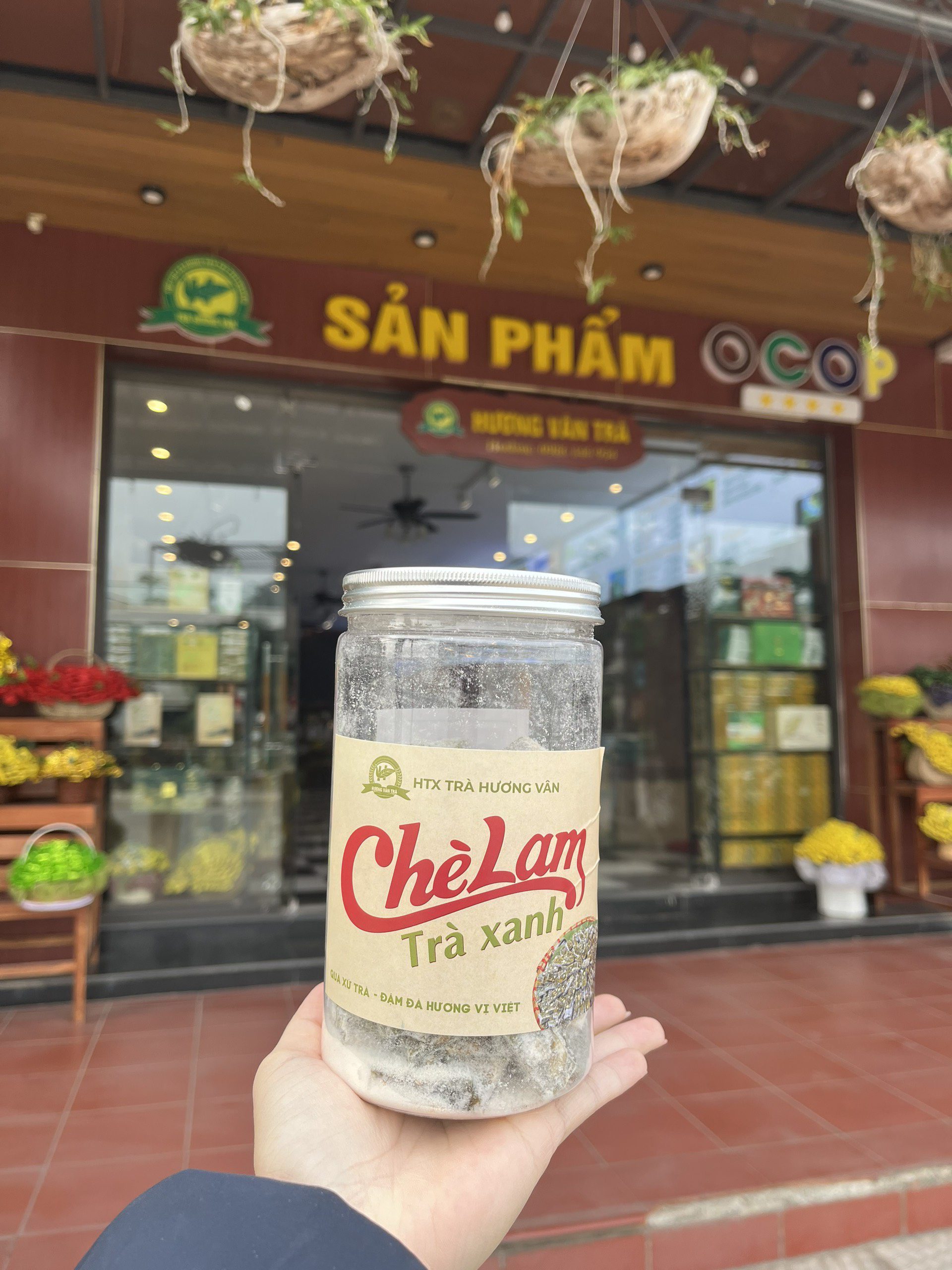 Chè lam trà xanh tại HTX Hương Vân Trà
