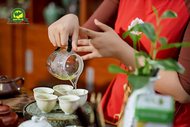 Cách pha trà đinh cho chuẩn vị