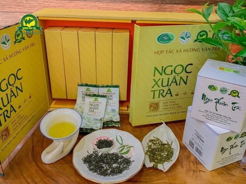 Hương thơm cốm non trên từng chén trà