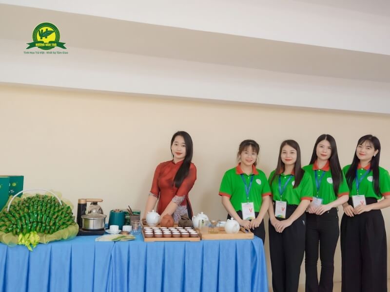 Hương Vị Trà Hương Vân - Hòa Quyện Tinh Hoa Thiên Nhiên và Con Người