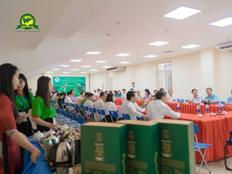 Hoa Trà Hương Vân - Món Quà Đặc Biệt Cho Các Đại Biểu