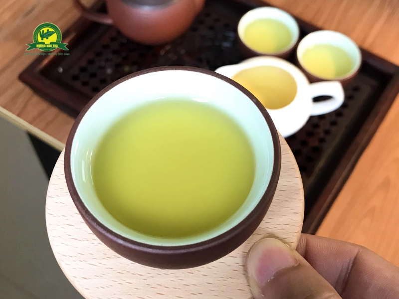 Màu nước trà Nõn Tôm hảo hạng