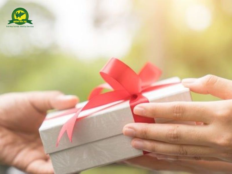 Vì sao nên chọn trà làm quà tặng?